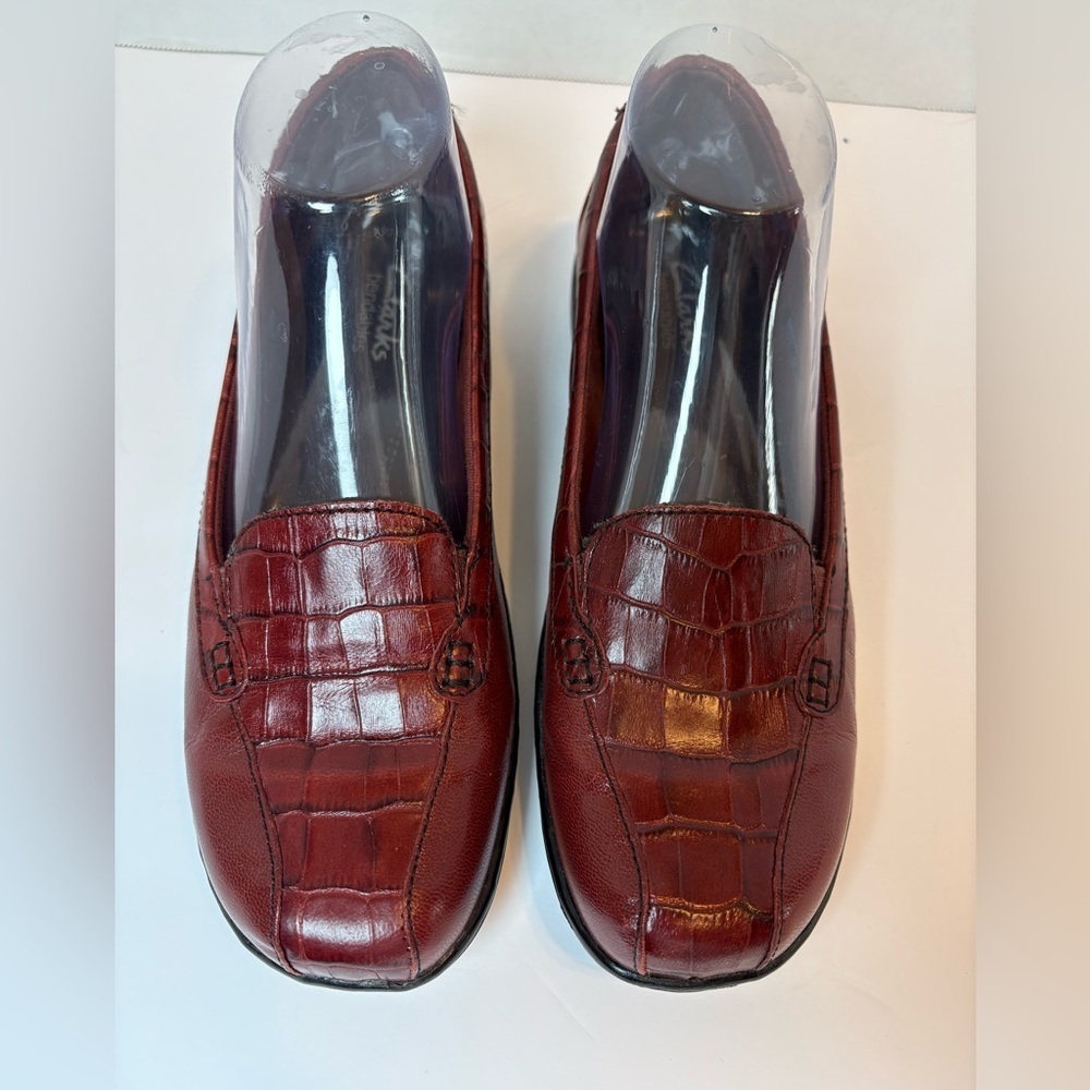 Clarks Bendables Bayou burgandy croc-embossed leather slip-on loafers size 7M